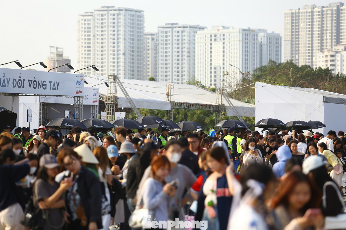 Biển người đổ về Mỹ Đình- Ảnh 16.