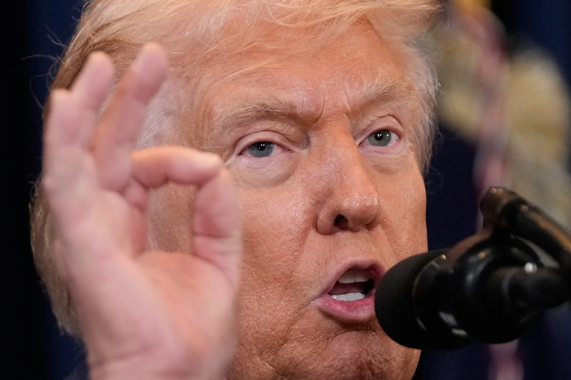 Tổng thống Donald Trump cảnh báo về "tương lai tồi tệ" - Ảnh 1.