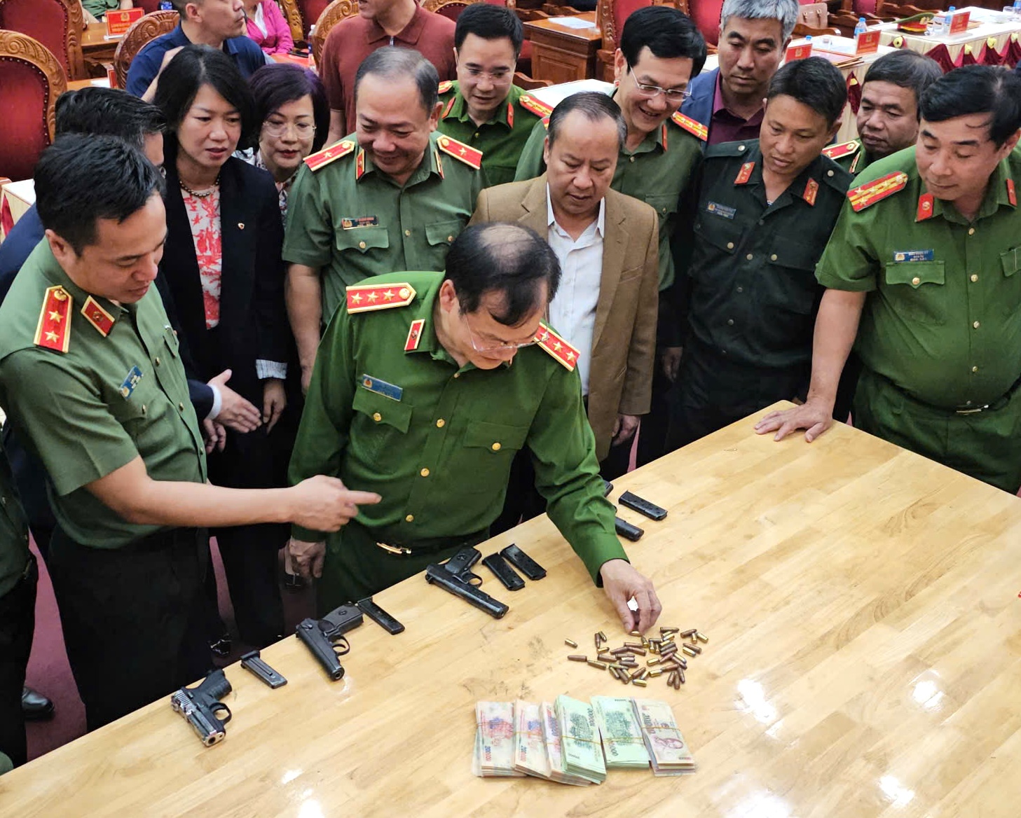 Công bố kết luận điều tra vụ cướp ngân hàng ở Gia Lai năm 2026 - Ảnh 4. Công bố kết luận điều tra vụ cướp ngân hàng ở Gia Lai năm 2026 - Ảnh 4.