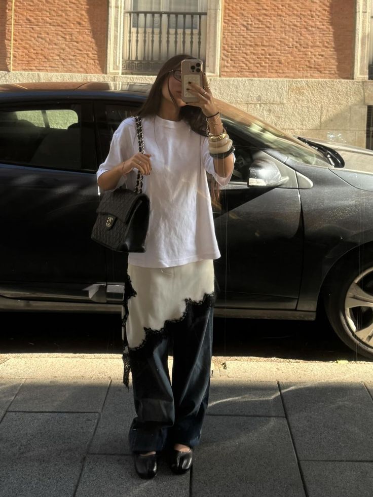 Lương Thùy Linh "đu" trend đồ ngủ, thoạt nhìn rất xinh nhưng vẫn vấp chê bai từ cư dân mạng- Ảnh 6.