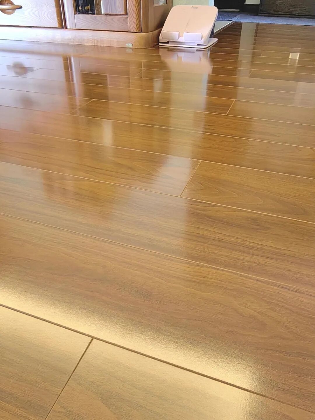 Một ngôi nhà có thể sạch đến mức nào? Nhìn căn nhà của người phụ nữ 50 tuổi, tôi hiểu: Sạch thật sự là nhờ 10 thói quen này - Ảnh 7.