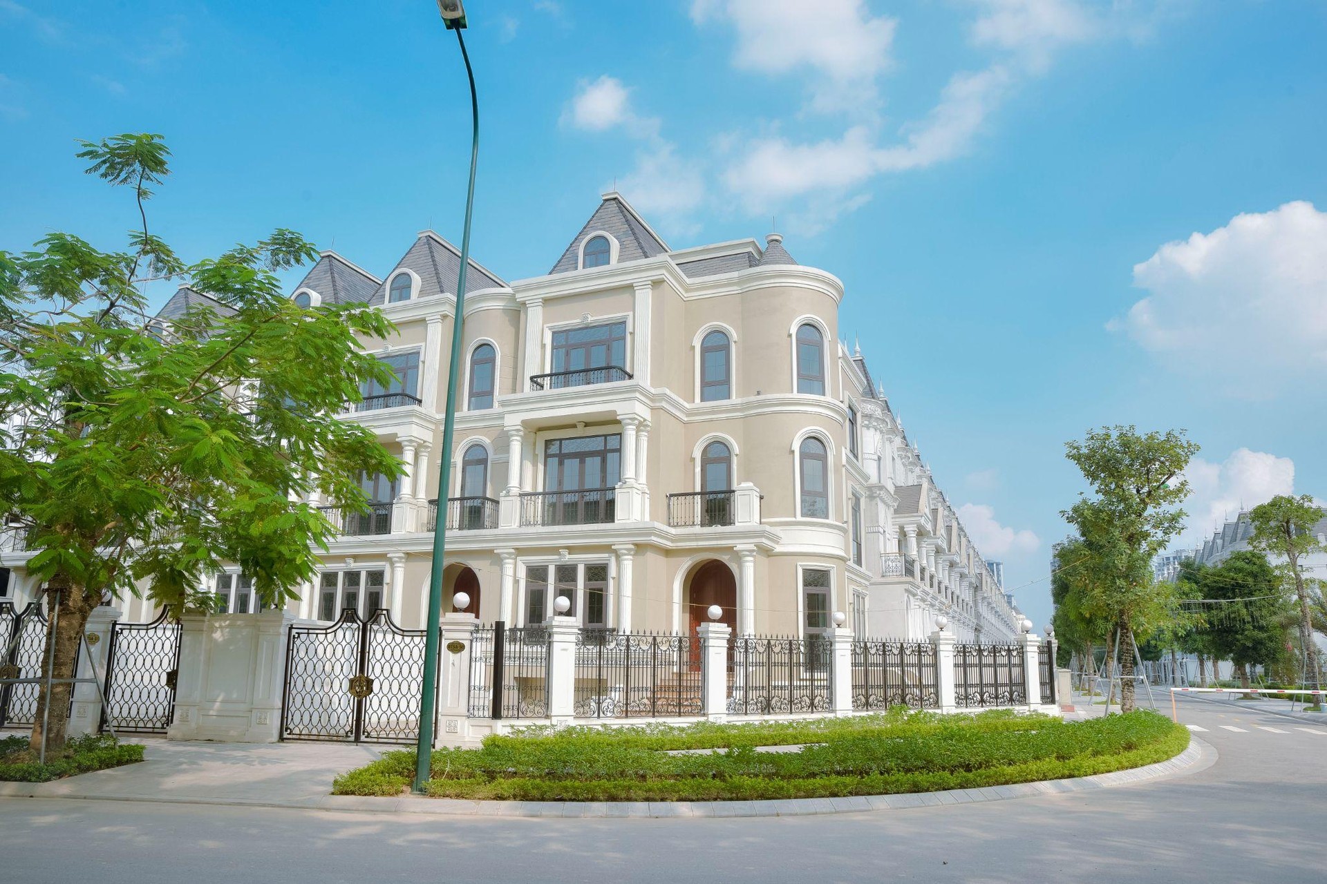 Hà Nội muốn điều chỉnh quy hoạch khu đô thị “nhà giàu” Ciputra hơn 2 tỷ USD, cách hồ Tây chỉ 1 km - Ảnh 2.