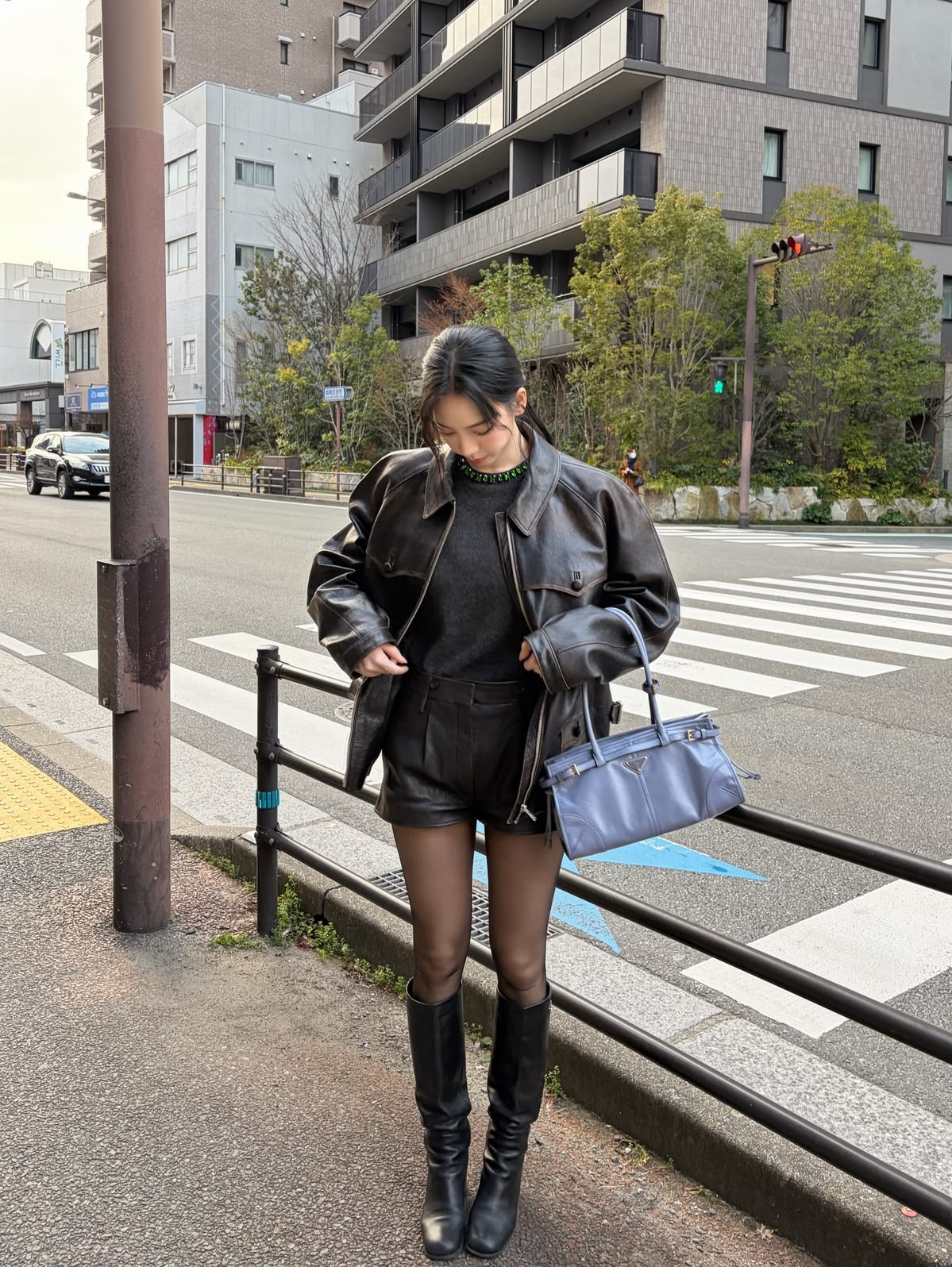 2026, dáng túi này sẽ hiện diện khắp nơi: Jennie đẩy Chanel hot nhất trend, giờ thì brand nào cũng có- Ảnh 19.