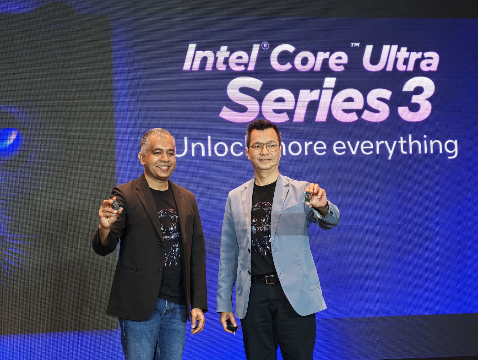 Tập đoàn Intel trình làng vi xử lý được sản xuất trên công nghệ hiện đại thế giới tại Việt Nam - Ảnh 1.