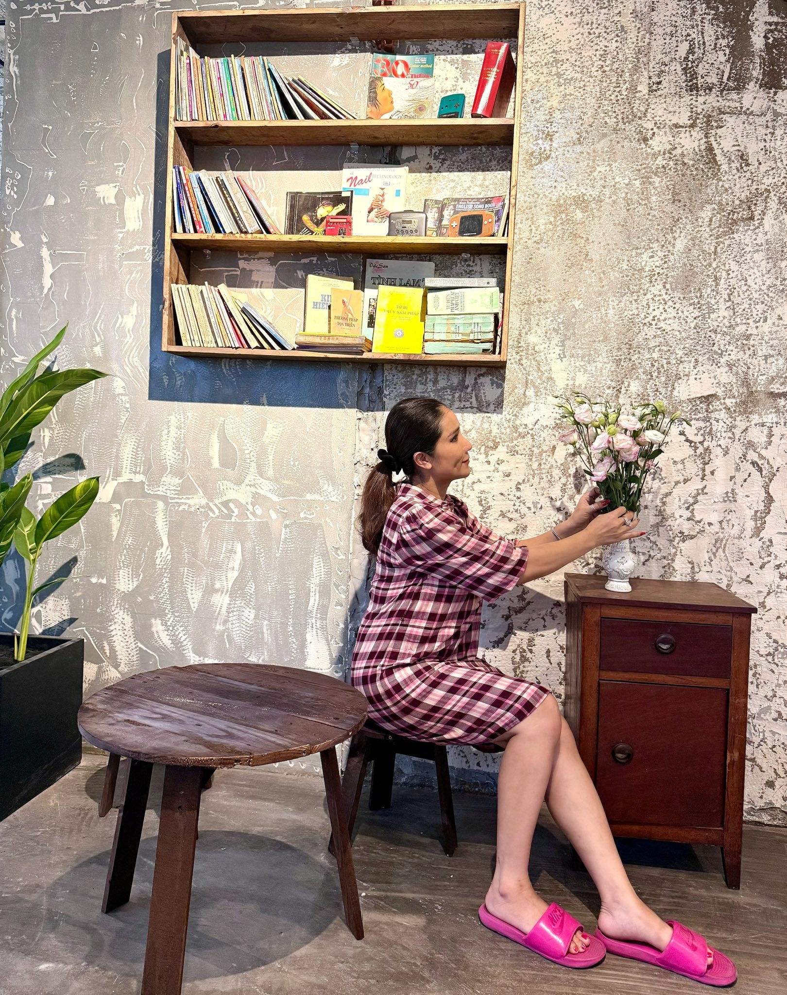 Cận cảnh nơi bán cafe 25 nghìn một ly ở Gò Vấp của mẹ đơn thân là NSƯT nổi tiếng miền Nam một thời - Ảnh 2.