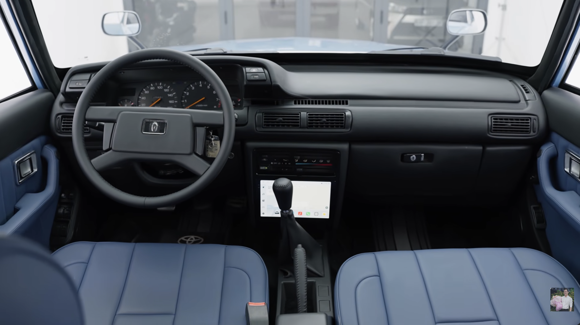 Dân chơi Việt 'hồi sinh' Toyota Corolla Crown hơn 45 tuổi: Cắt, hàn từ từng chi tiết nhỏ, lắp màn hình lớn, sơn màu như trên 'Mẹc G'- Ảnh 8.