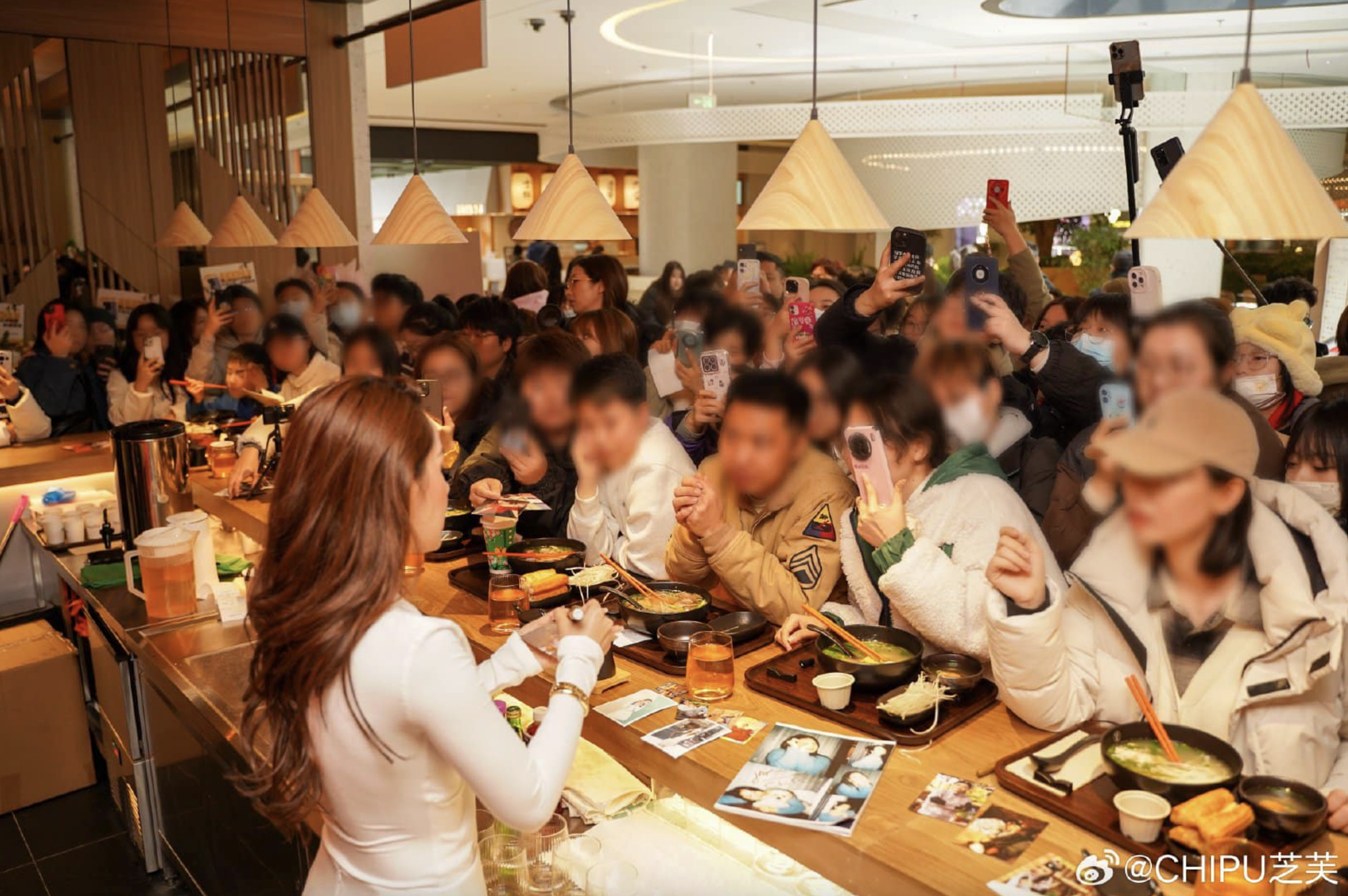 Chuyện gì đang xảy ra với quán phở của Chi Pu ở Trung Quốc?  - Ảnh 3.