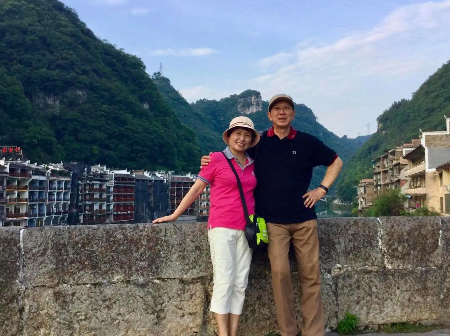 Hai chị em nghỉ hưu cùng thời điểm: Một người đi làm lại, một người nghỉ hẳn - 10 năm sau, tài chính và hạnh phúc rẽ hai hướng- Ảnh 2.