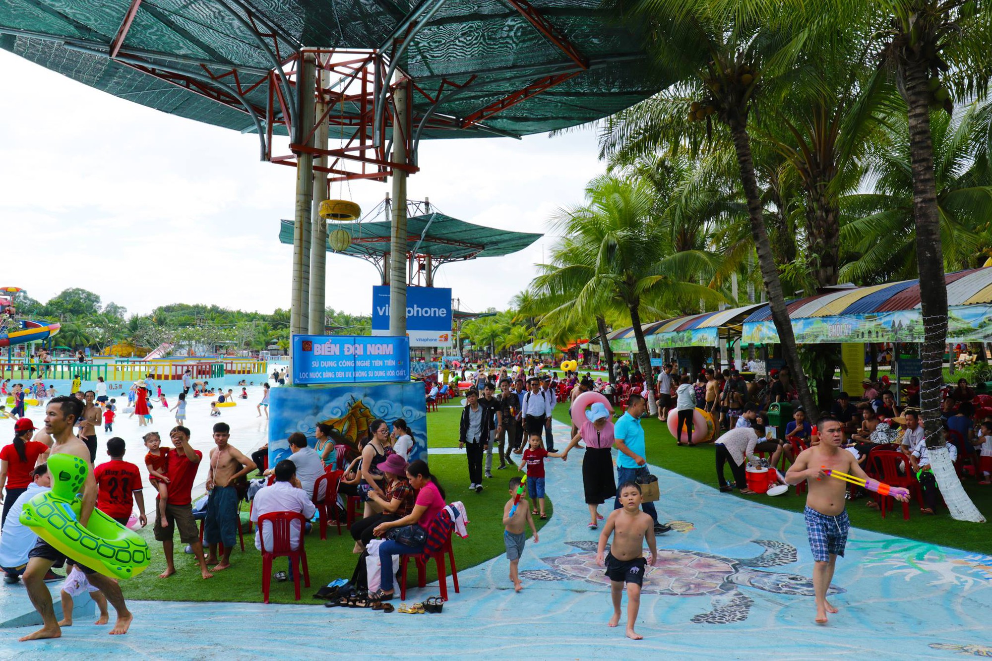 Khu du lịch Đại Nam của vợ chồng bà Nguyễn Phương Hằng sở hữu biển nhân tạo rộng hơn 21ha, lớn bậc nhất Việt Nam, có sức chứa lên đến 30.000 du khách- Ảnh 3. Khu du lịch Đại Nam của vợ chồng bà Nguyễn Phương Hằng sở hữu biển nhân tạo rộng hơn 21ha, lớn bậc nhất Việt Nam, có sức chứa lên đến 30.000 du khách- Ảnh 3.