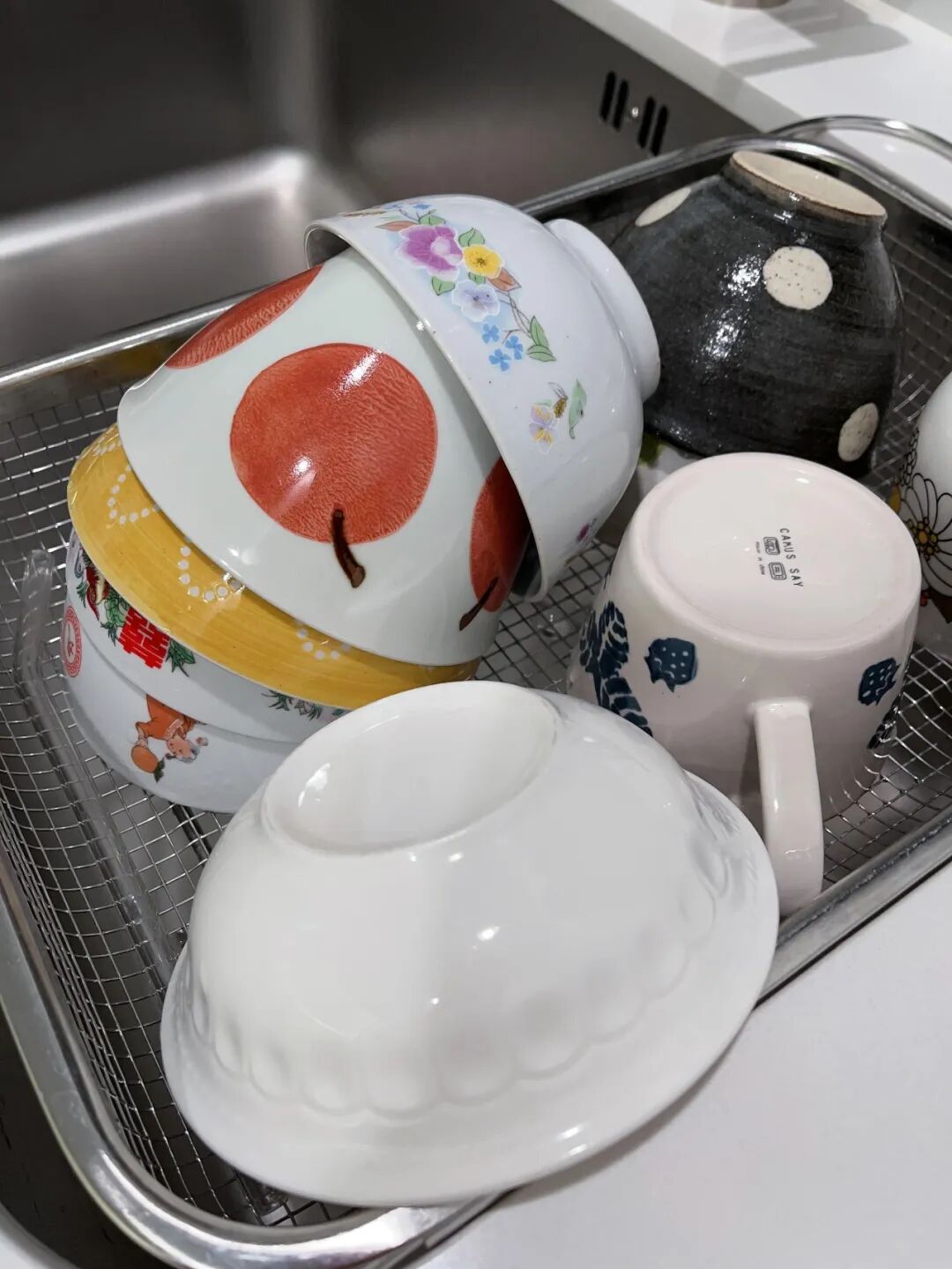 Một ngôi nhà có thể sạch đến mức nào? Nhìn căn nhà của người phụ nữ 50 tuổi, tôi hiểu: Sạch thật sự là nhờ 10 thói quen này - Ảnh 4.