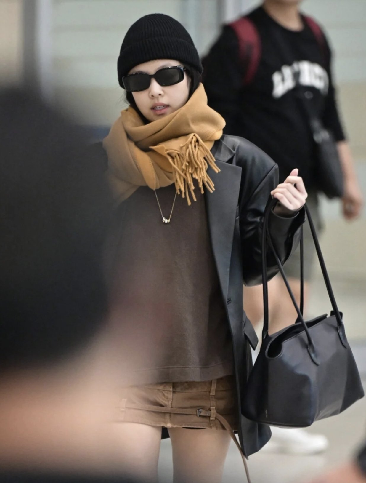 2026, dáng túi này sẽ hiện diện khắp nơi: Jennie đẩy Chanel hot nhất trend, giờ thì brand nào cũng có- Ảnh 23.