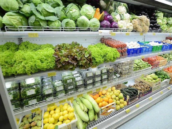 Quầy rau siêu thị nhìn bó nào cũng xanh mướt, tươi mơn mởn: Nhân viên tiết lộ "quy tắc ngầm" - Ảnh 4.
