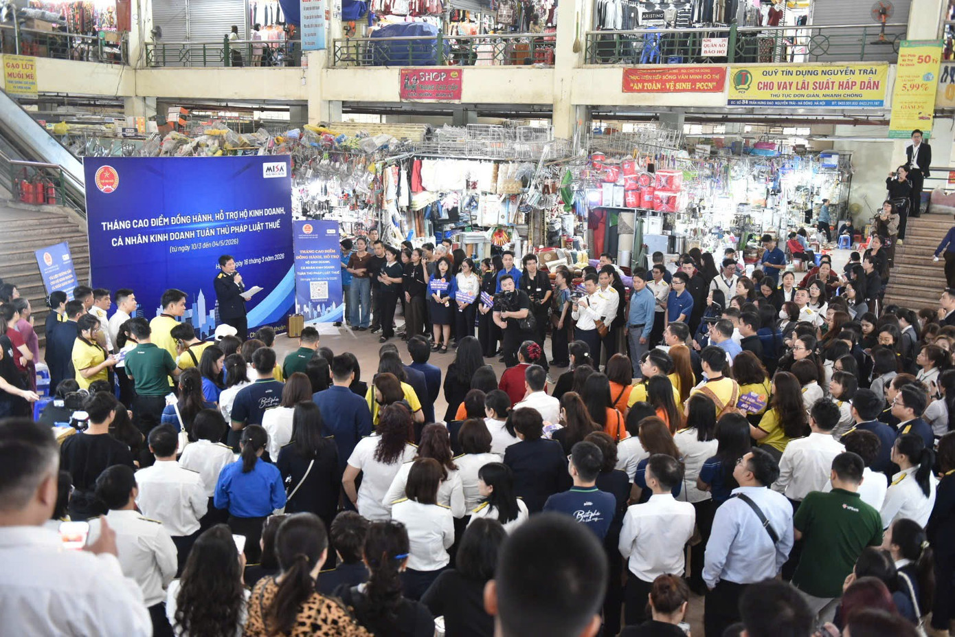 Lý do cán bộ thuế đến chợ gặp tiểu thương- Ảnh 1.