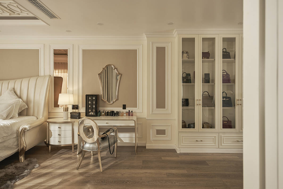 Lệ Quyên sống sang chảnh trong biệt thự 600m2, tuyên bố 3,6 tỷ chỉ đủ xây cổng nhà - Ảnh 15.