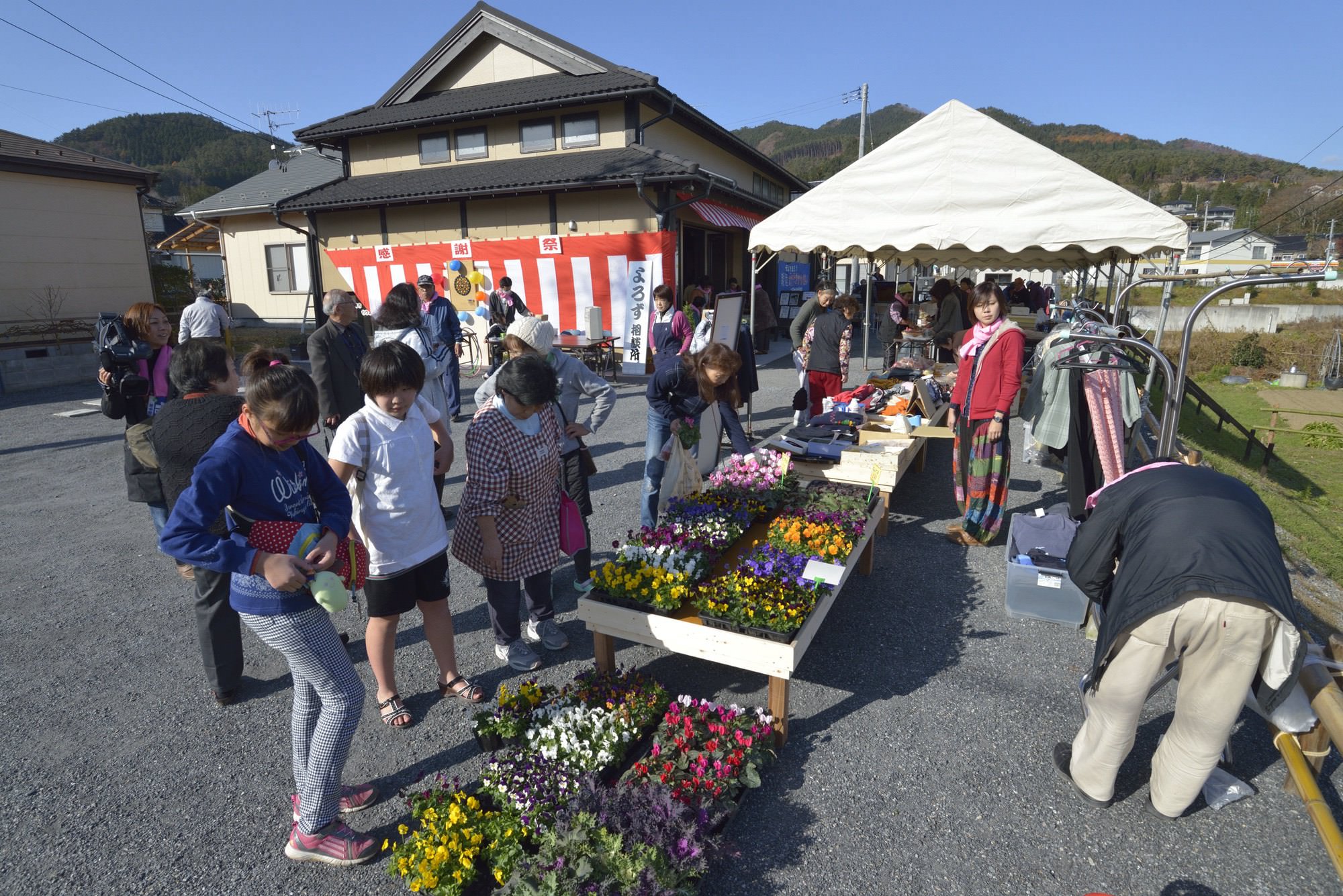 Viện dưỡng lão "đa thế hệ", người trẻ cũng muốn đến sống, nhiều người nhận xét: Như quán cà phê - Ảnh 2.