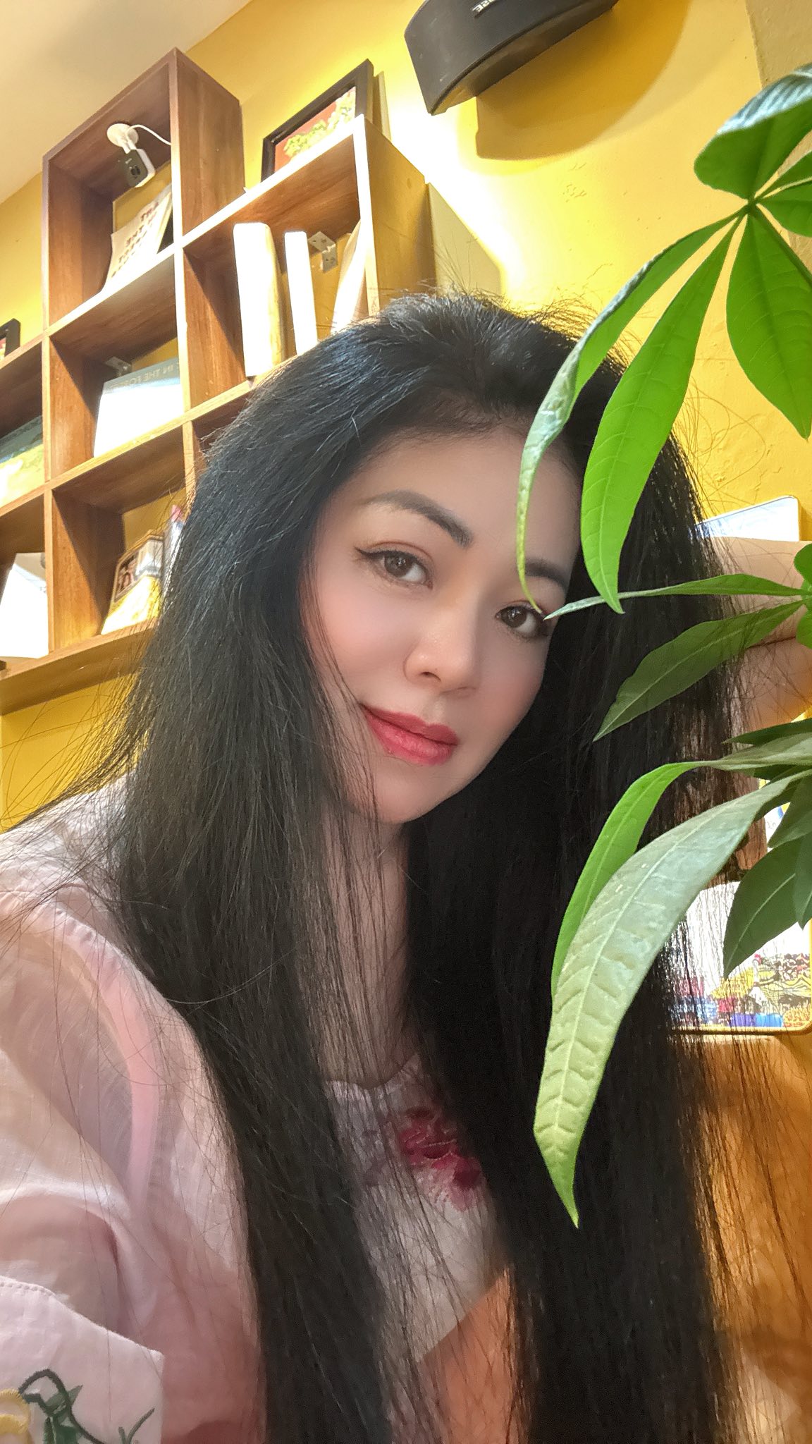 Mẹ đơn thân 4 con là "nữ hoàng nhạc đỏ" bất ngờ chia sẻ về hôn nhân- Ảnh 1.