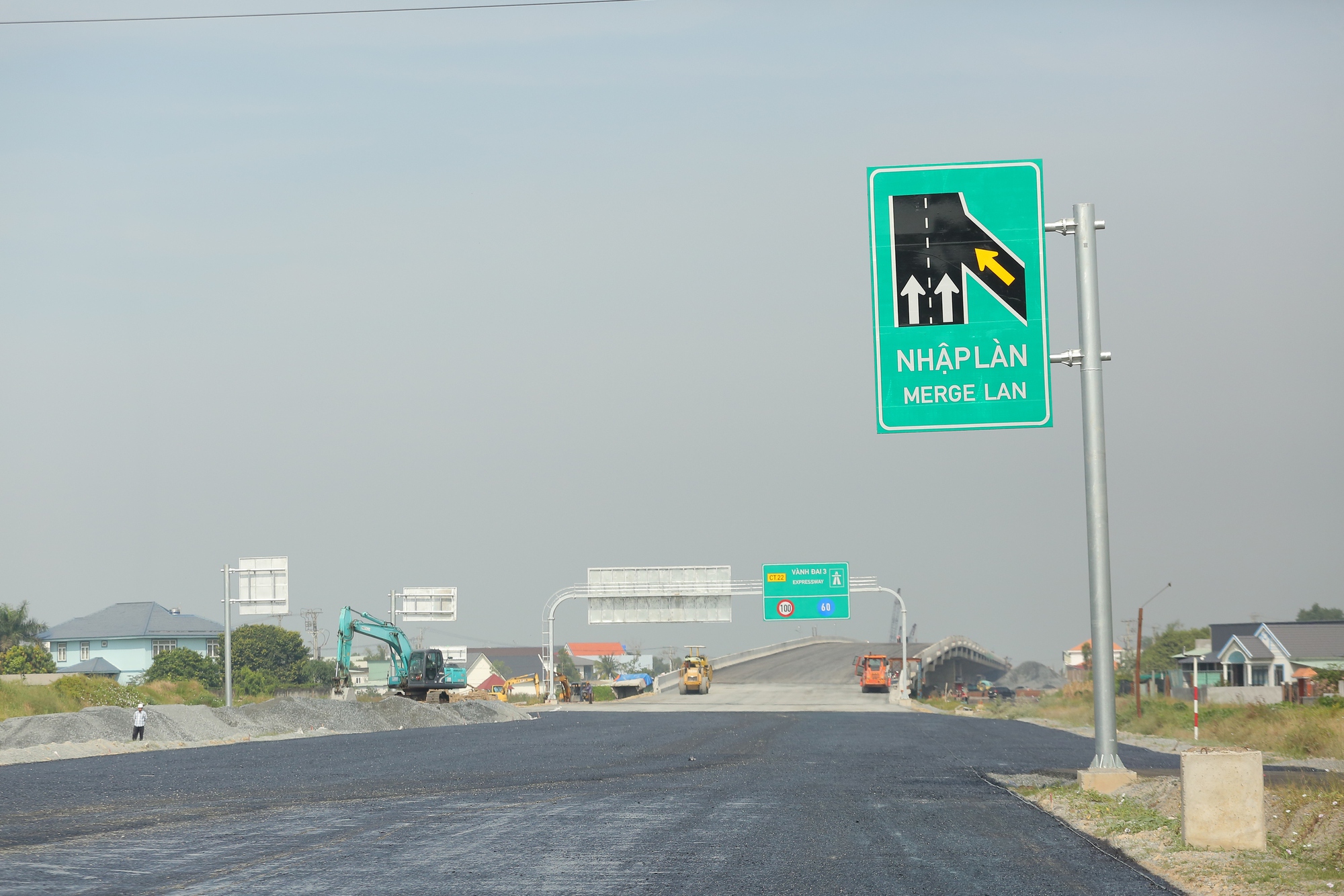 Hối hả công trường Vành đai 3 TPHCM qua Tây Ninh sắp thông xe kỹ thuật - Ảnh 11.