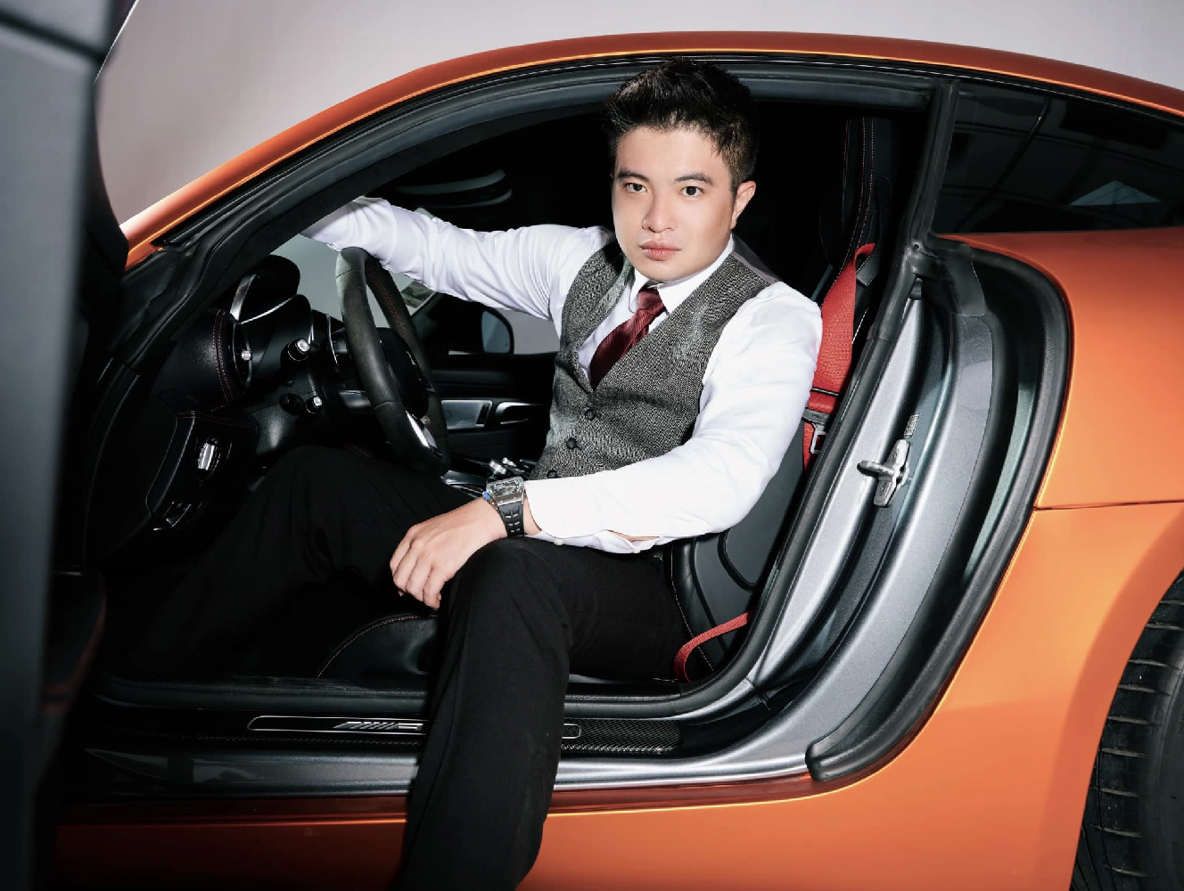 Gia đình chi hàng tỷ đồng tìm mối quan hệ "chạy" giám định tâm thần hòng giúp trùm lừa đảo Mr Pips Phó Đức Nam thoát tội- Ảnh 1.