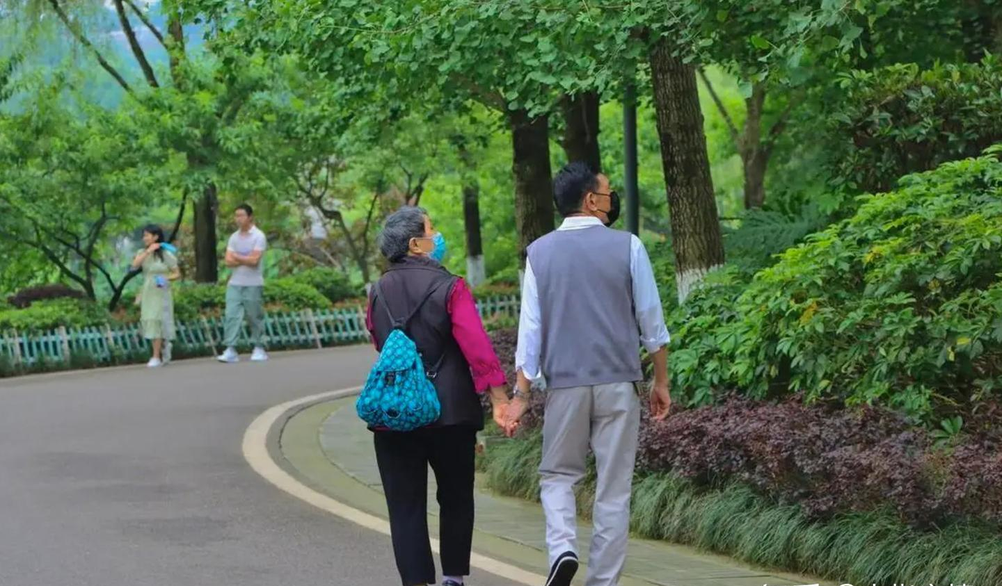 Lương hưu hơn 6 triệu/tháng: Sau một trận ốm, tôi mới hiểu giá trị tài chính thật sự của khoản tiền tưởng nhỏ - Ảnh 4.