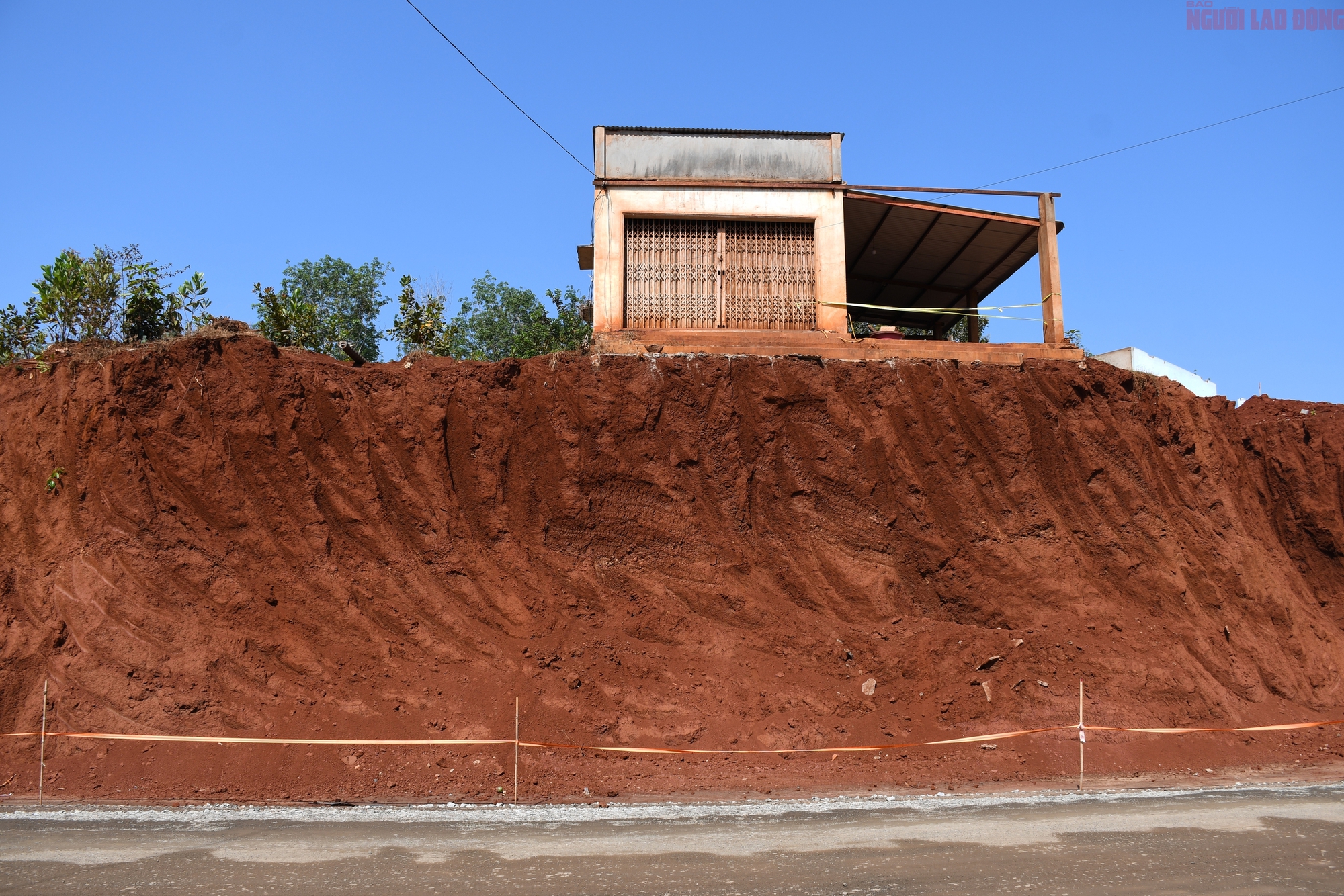 Toàn cảnh vụ nhà dân cheo leo bên mép vực gây bức xúc ở Đồng Nai- Ảnh 8.