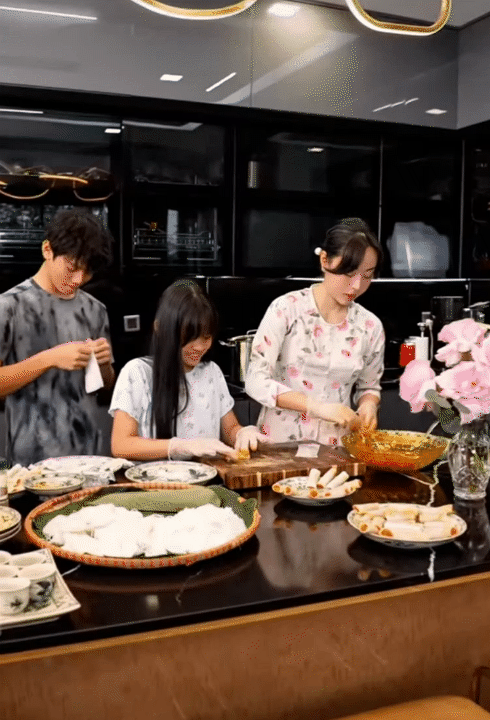 Phú bà Hà Thành tiếp tục gây sốt với cách dạy con cực khéo từ bữa cơm nhà, các mẹ thi nhau vào học hỏi- Ảnh 4.