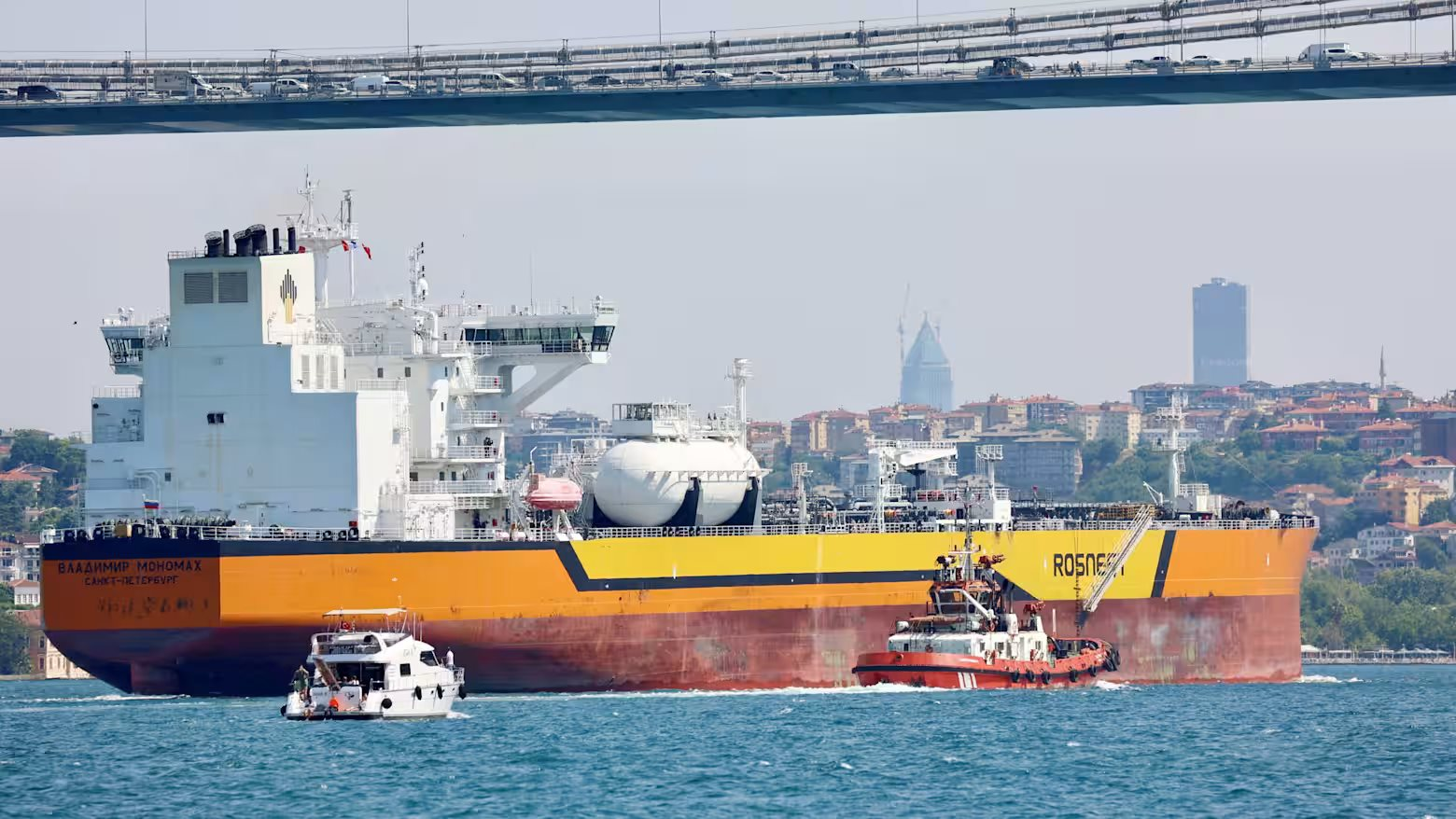 130 triệu thùng dầu mỏ của Nga lênh đênh trên biển, cả Châu Á gấp rút tìm cách thâu tóm - Ảnh 1.