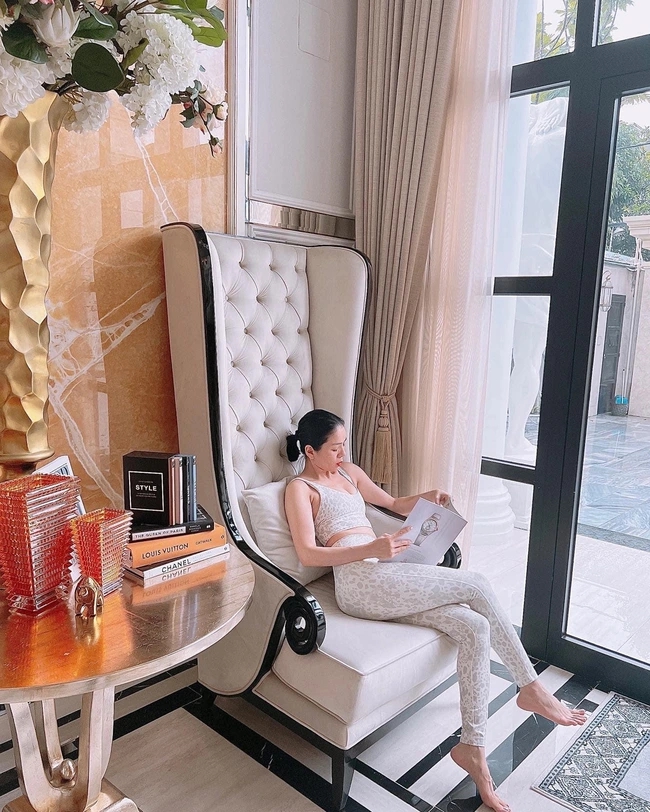 Lệ Quyên sống sang chảnh trong biệt thự 600m2, tuyên bố 3,6 tỷ chỉ đủ xây cổng nhà - Ảnh 12.