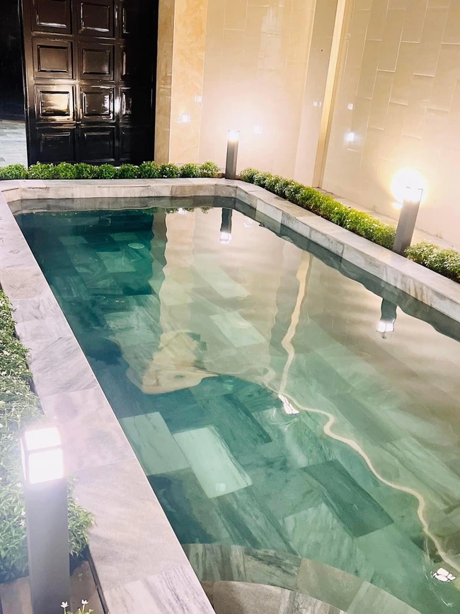 Lệ Quyên sống sang chảnh trong biệt thự 600m2, tuyên bố 3,6 tỷ chỉ đủ xây cổng nhà - Ảnh 14.