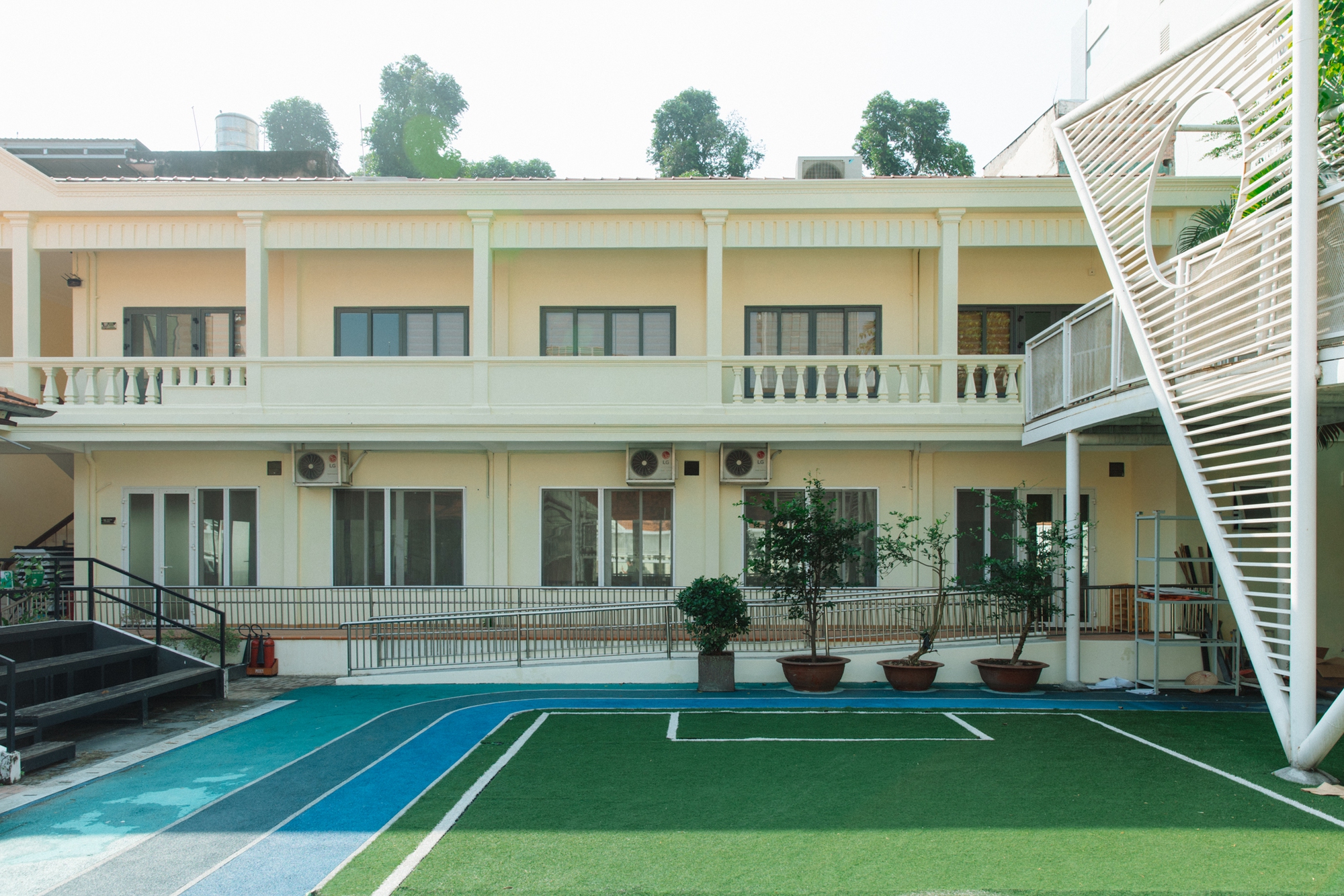 Trụ sở mới của Nhà Văn hóa Thanh niên: "Tòa lâu đài cổ tích" 5.000m2 xanh mướt, từng là trường học của giới thượng lưu- Ảnh 17.