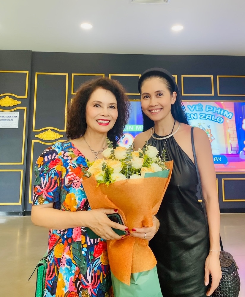 Nữ NSND nổi tiếng sống một mình trong căn hộ 70m2 tại Hà Nội, tuổi 70 được con gái âm thầm tìm bạn trai, mời sang Mỹ - Ảnh 5.