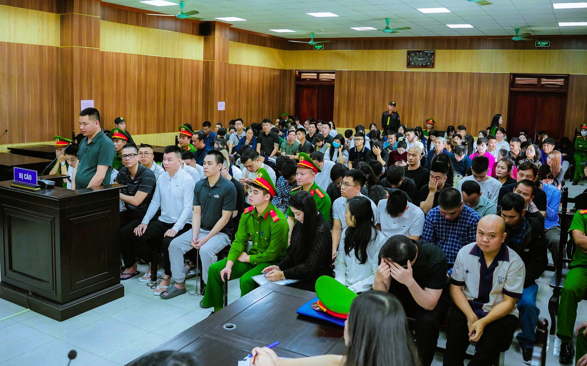 Bất thường món "Bia Đức" trong quán bar Zone 8 nơi Thu "vệ sĩ" là cổ đông - Ảnh 2.