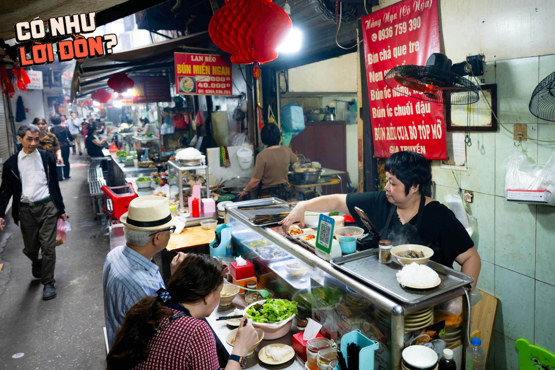 Ăn thử bát bún riêu 80k gây xôn xao chợ Đồng Xuân: Topping ê hề ăn kèm nước sấu ngâm có ngon như lời đồn?- Ảnh 3.