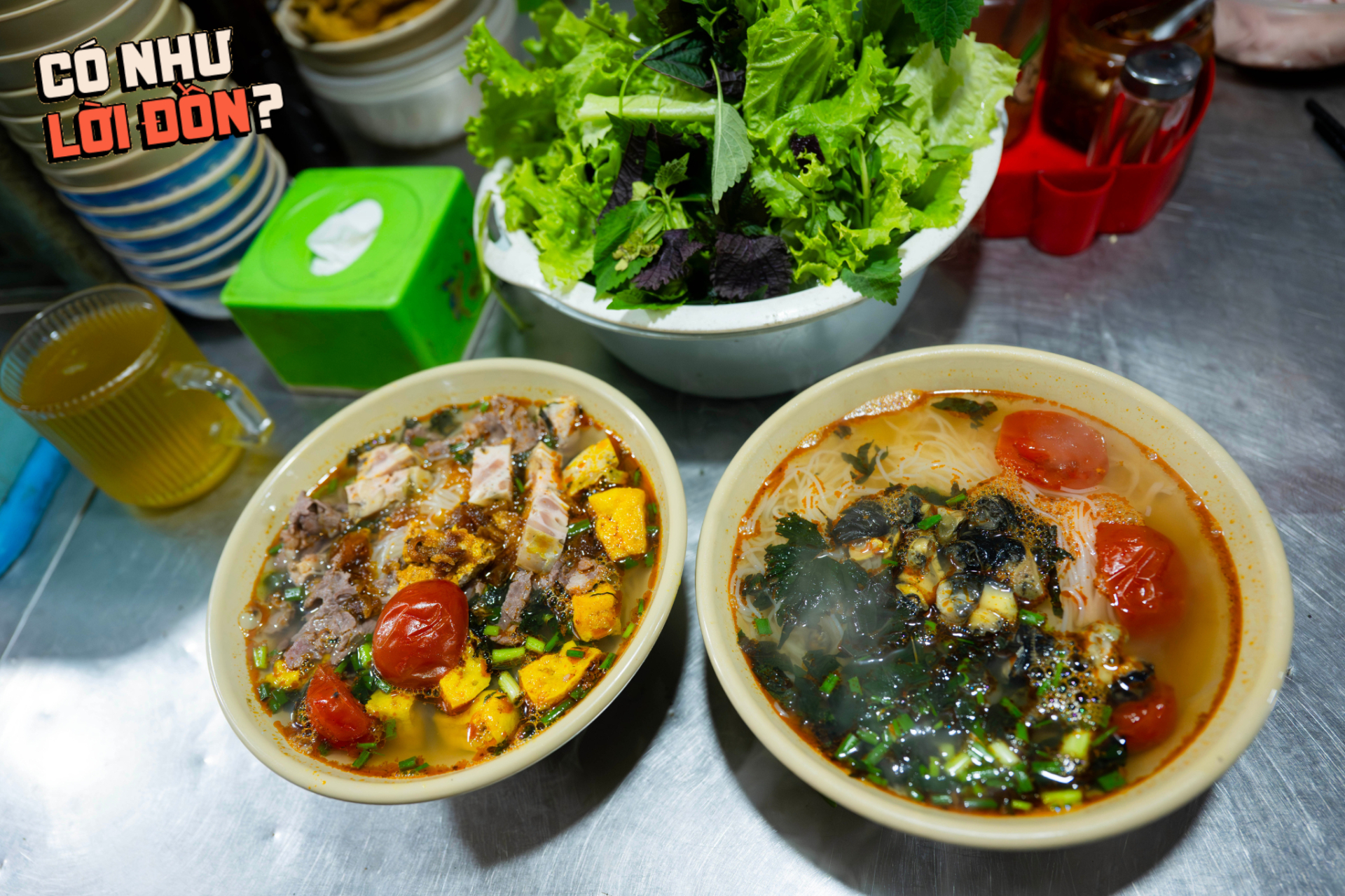 Ăn thử bát bún riêu 80k gây xôn xao chợ Đồng Xuân: Topping ê hề ăn kèm nước sấu ngâm có ngon như lời đồn?- Ảnh 7.