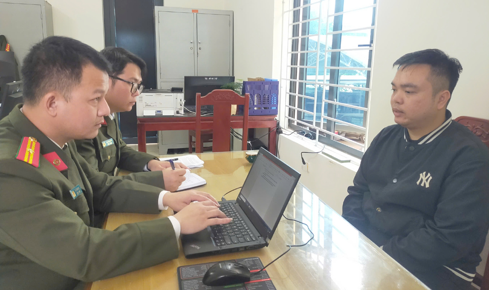 Nhân viên ngân hàng nghỉ việc Hoàng Văn Toàn đã "lột xác" thành "thần y" như thế nào? - Ảnh 3.