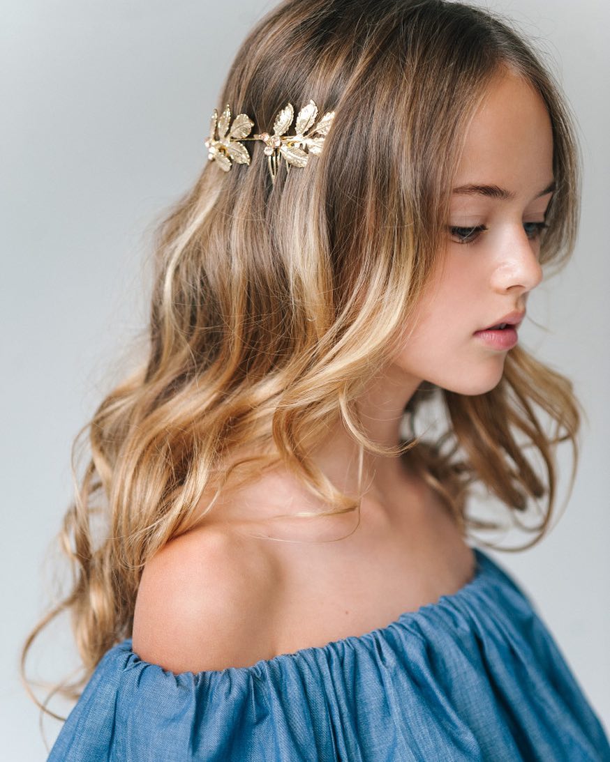 "Cô bé xinh nhất thế giới" sau 12 năm vẫn kiếm tiền tốt nhờ nhan sắc trời ban, chuyện học hành mới bất ngờ- Ảnh 3.