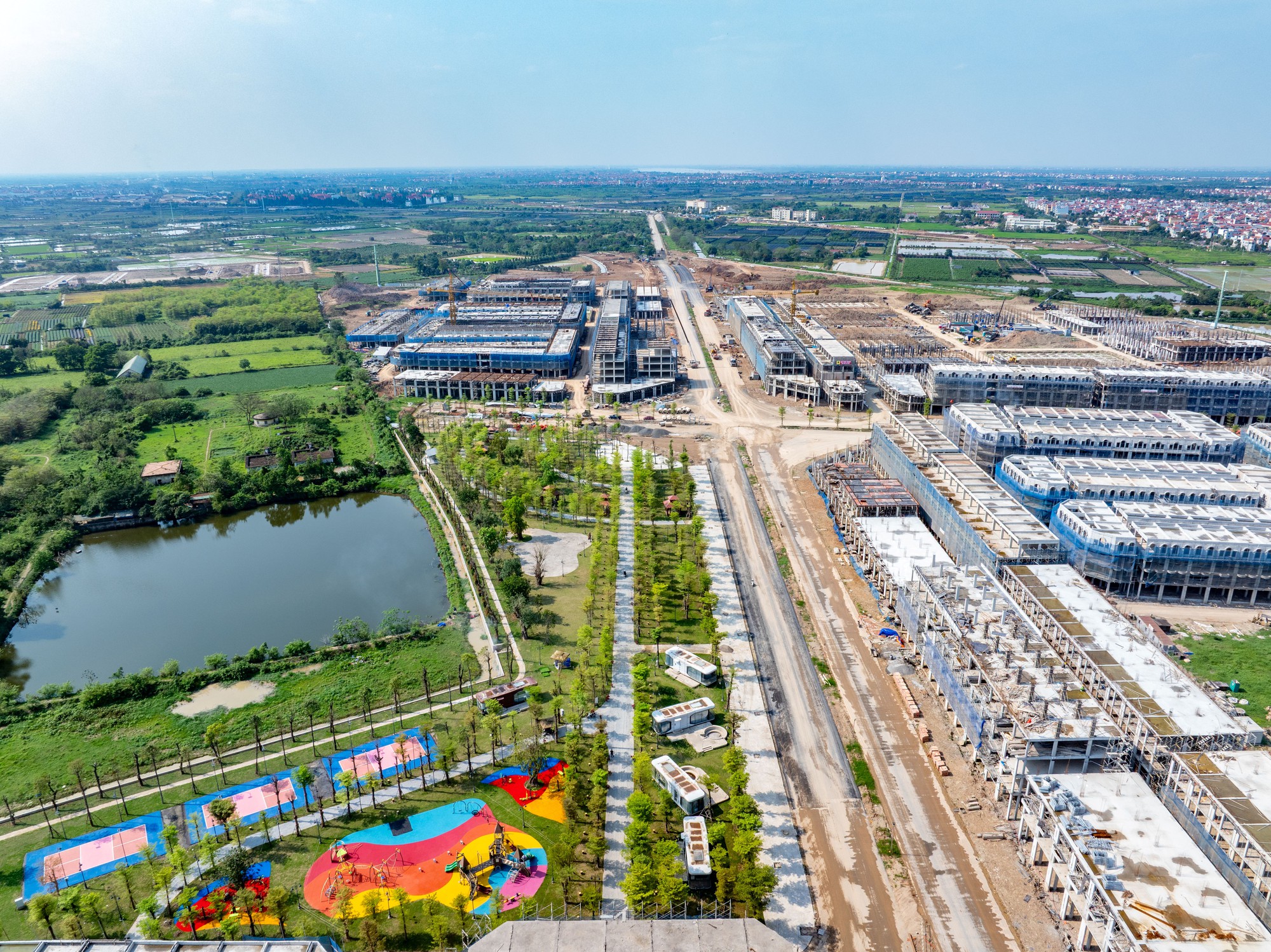 Chạy xuyên dự án của Sunshine Group, đường nối Hoàng Quốc Việt kéo dài giờ ra sao? - Ảnh 3.