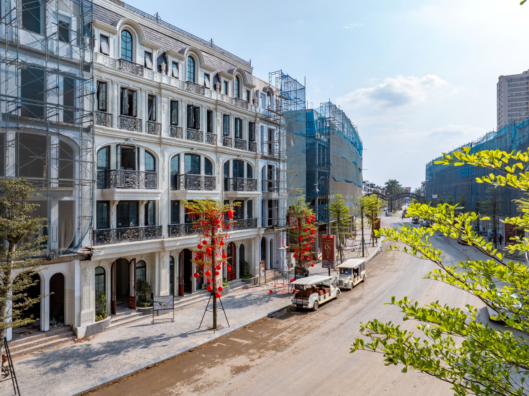 Chạy xuyên dự án của Sunshine Group, đường nối Hoàng Quốc Việt kéo dài giờ ra sao? - Ảnh 6.