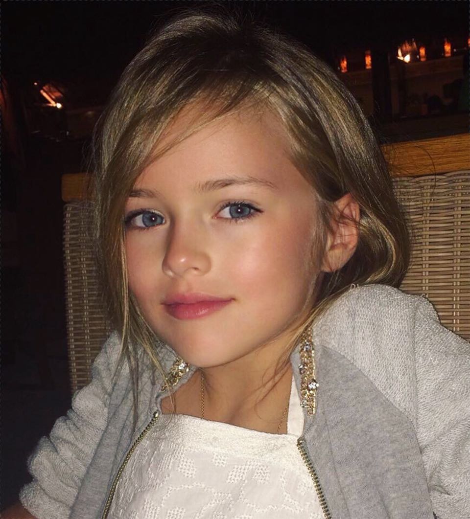 "Cô bé xinh nhất thế giới" sau 12 năm vẫn kiếm tiền tốt nhờ nhan sắc trời ban, chuyện học hành mới bất ngờ- Ảnh 2.