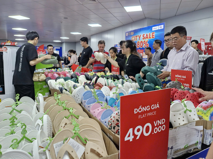 Nhà cung cấp đòi tăng giá hàng hóa, siêu thị nỗ lực giữ giá, hỗ trợ người mua - Ảnh 5.