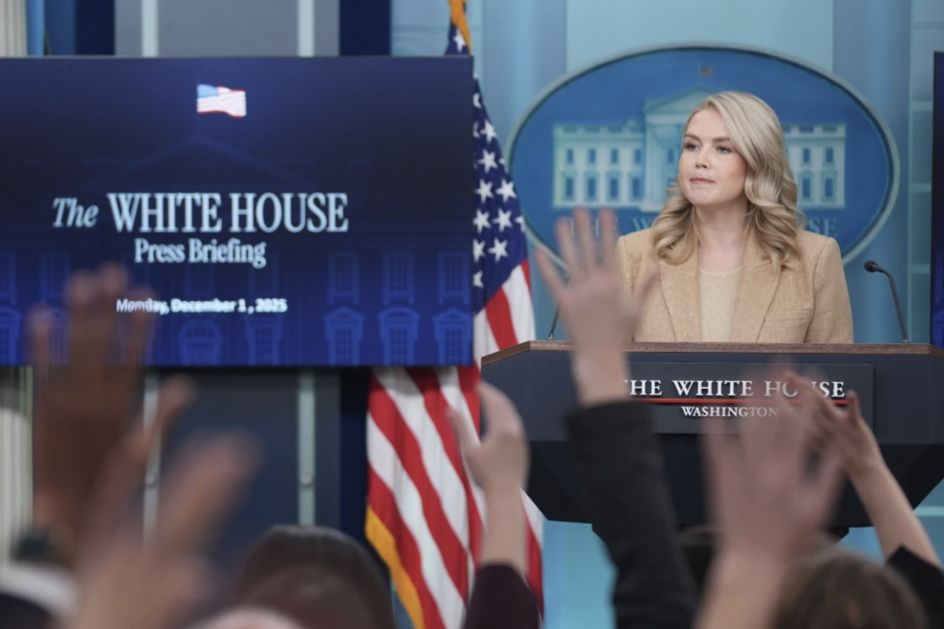 Mỹ bất ngờ phá lệ cũ, "cởi trói" dầu Venezuela - Ảnh 1.