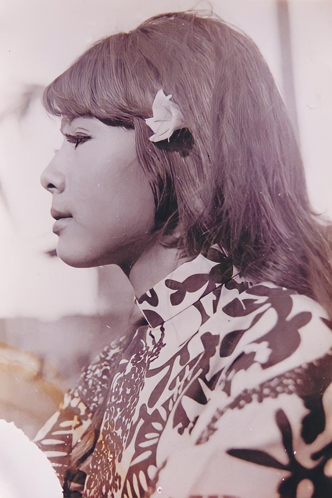 Nữ danh ca 76 tuổi vẫn trẻ đẹp như 50: Tụng kinh mỗi ngày, có phước vì không nợ đàn ông- Ảnh 1.