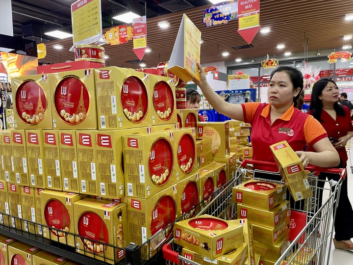 Nhà cung cấp đòi tăng giá hàng hóa, siêu thị nỗ lực giữ giá, hỗ trợ người mua - Ảnh 4.