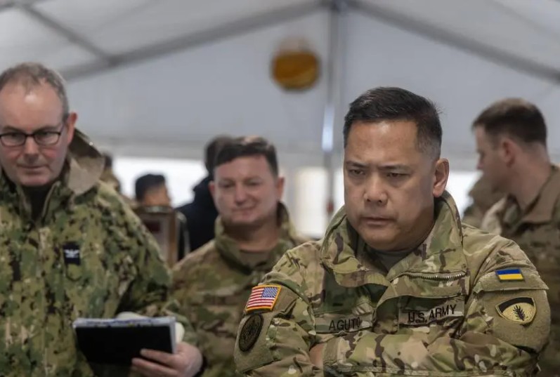 Cựu tướng Mỹ gặp rắc rối kép: Làm thất lạc tài liệu mật; say xỉn ở Ukraine dẫn tới 'chấn động não'- Ảnh 2.