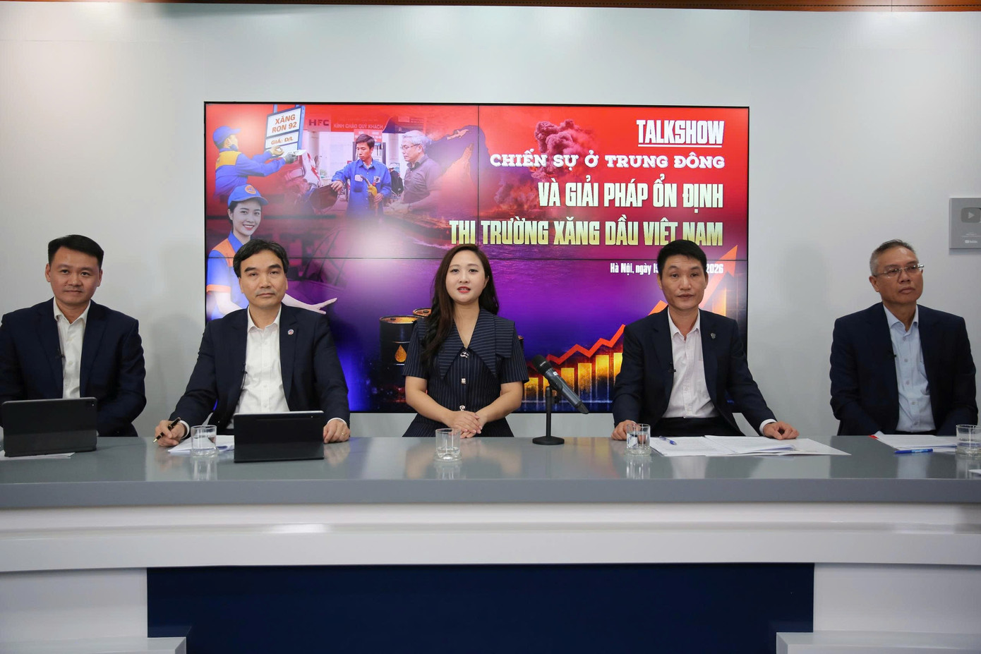 Bộ Công Thương xây dựng 2 kịch bản điều hành xăng dầu, doanh nghiệp tăng tốc tìm nguồn cung- Ảnh 1.