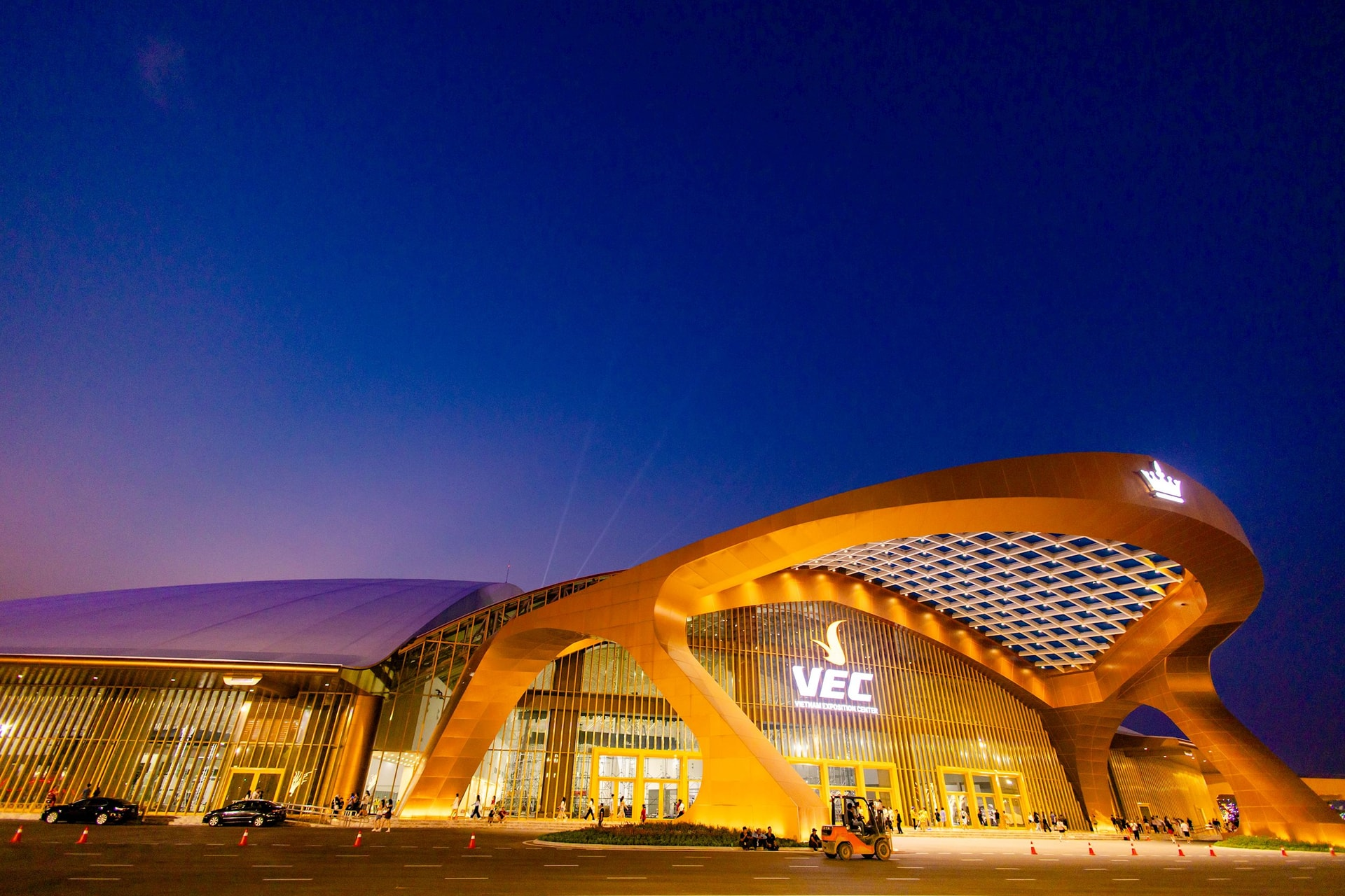 Việt Nam sở hữu tổ hợp triển lãm rộng 900.000m2 lớn nhất Đông Nam Á, lập kỷ lục chưa từng có: Huy động 24.000 tấn thép, 1.000 người làm việc xuyên suốt 300 ngày đêm - Ảnh 4.