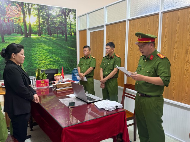 Bắt tạm giam, khám xét nơi ở của nguyên hiệu trưởng trường mẫu giáo Trần Thị Thu- Ảnh 1.