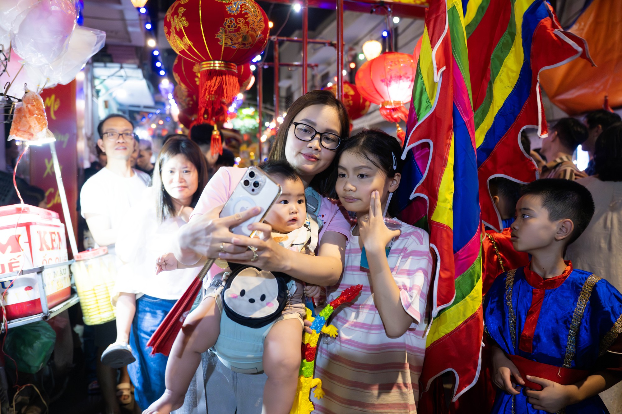 Cả làng La Phù thức trắng vì 17 “ông lợn”: Lợn ăn trứng, ngủ màn, mùa đông sưởi than để chờ giờ rước đình- Ảnh 3.