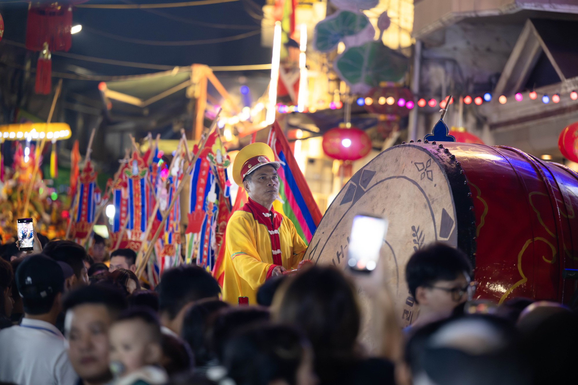 Cả làng La Phù thức trắng vì 17 “ông lợn”: Lợn ăn trứng, ngủ màn, mùa đông sưởi than để chờ giờ rước đình- Ảnh 21.