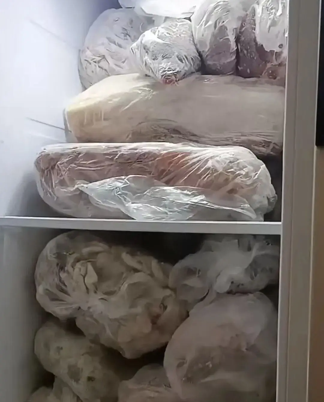 Thịt để tủ đá trông như thế này tốt nhất nên vứt đi, cho trẻ con ăn càng nguy hiểm! - Ảnh 3.