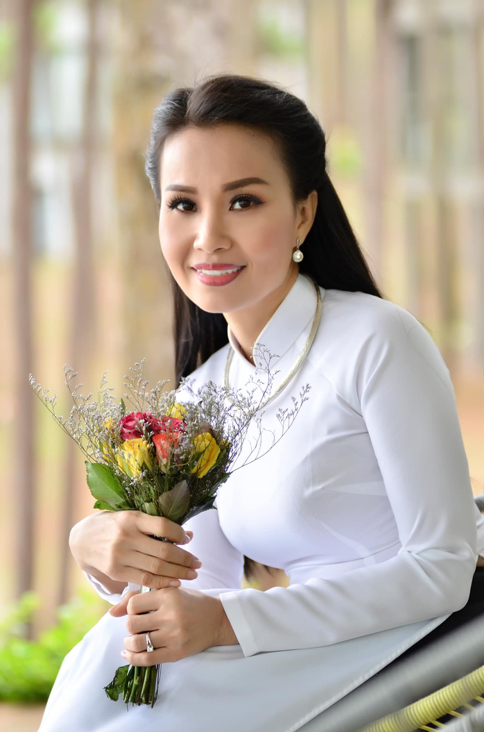 Thú vui trong biệt thự 20 tỷ của "nữ hoàng dân ca" Vbiz- Ảnh 1.